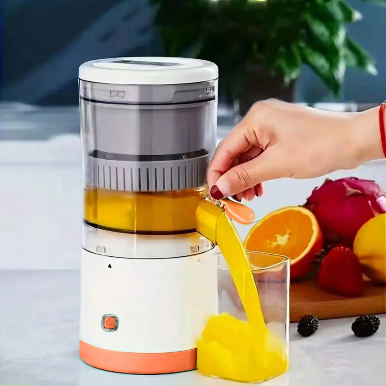 Portable USB Citrus Juicer – Perfect for Fresh Juice Anywhere 7.4v - 1600MHA